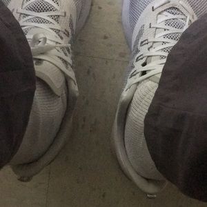 Meet your Posher, Sneaker